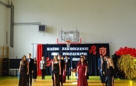 Wieczorek pożegnalny &oacute;smoklasist&oacute;w 26