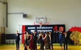 Wieczorek pożegnalny &oacute;smoklasist&oacute;w 27