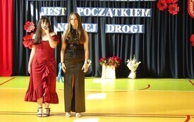 Wieczorek pożegnalny &oacute;smoklasist&oacute;w 52