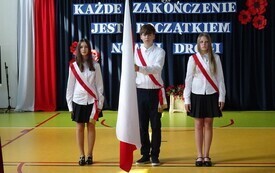 Wieczorek pożegnalny &oacute;smoklasist&oacute;w 58