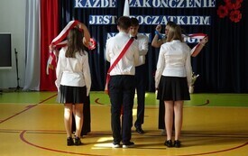 Wieczorek pożegnalny &oacute;smoklasist&oacute;w 60