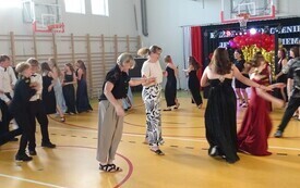 Wieczorek pożegnalny &oacute;smoklasist&oacute;w 70