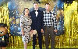 Wieczorek pożegnalny &oacute;smoklasist&oacute;w 90