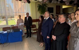 Galeria aktualności &bdquo;Z mapą serca w nową drogę&rdquo; &ndash; uroczyste pożegnanie klas &oacute;smych w Publicznej Szkole Podstawowej w Szerzawach 19