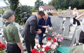 Uroczyste rozpoczęcie roku szkolnego w Publicznej Szkole Podstawowej im. Feliksa Szczęsnego Karnickiego w Chybicach 3