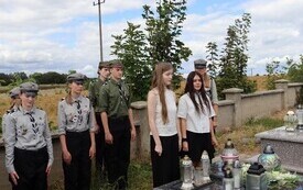 Uroczyste rozpoczęcie roku szkolnego w Publicznej Szkole Podstawowej im. Feliksa Szczęsnego Karnickiego w Chybicach 4