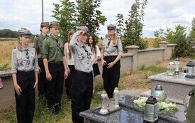 Uroczyste rozpoczęcie roku szkolnego w Publicznej Szkole Podstawowej im. Feliksa Szczęsnego Karnickiego w Chybicach 7
