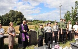 Uroczyste rozpoczęcie roku szkolnego w Publicznej Szkole Podstawowej im. Feliksa Szczęsnego Karnickiego w Chybicach 9