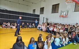 Bezpieczeństwo w drodze do szkoły - spotkanie z Policjantem 1