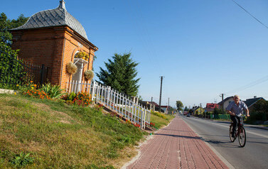 Pawł&oacute;w: Kapliczka Św. Jana