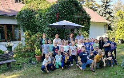 Zdjęcie do JESIENNA WYCIECZKA KLAS II DO PARKU
