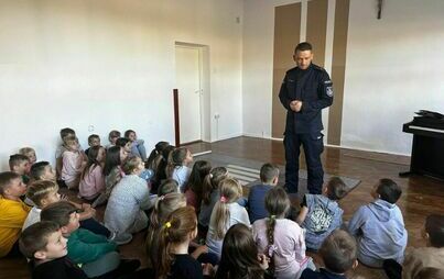 Zdjęcie do Bezpieczeństwo na drodze - spotkanie z policjantem