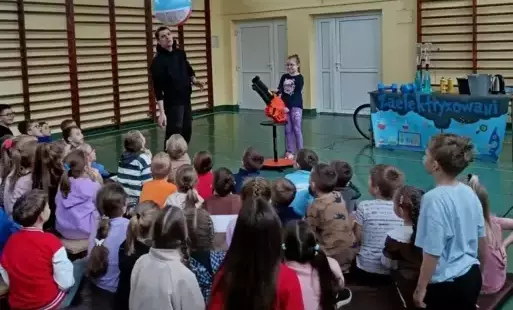 Zdjęcie do Zaelektryzowani - sposobem na nudę