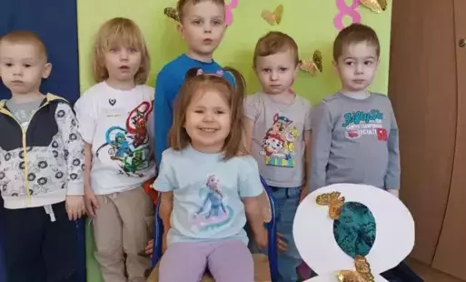 Zdjęcie do Dzień Kobiet w przedszkolu Publicznej Szkoły Podstawowej w Szerzawach