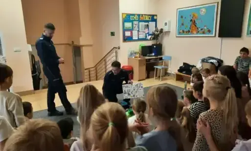 Zdjęcie do Wizyta policjant&oacute;w w naszej szkole