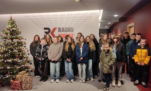 Zdjęcie do Wizyta w Radiu Kielce i w Pałacyku Henryka Sienkiewicza w Oblęgorku