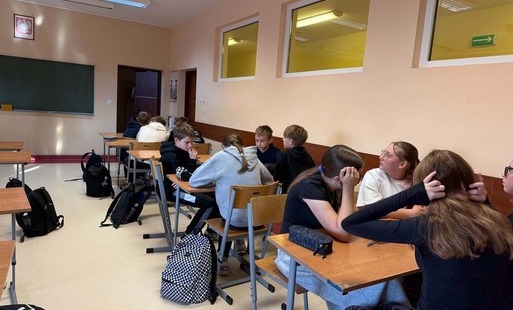 Zdjęcie do Profilaktyka w praktyce: Uczniowie klas 7 i 8 wzięli udział w programie &bdquo;Debata&rdquo;