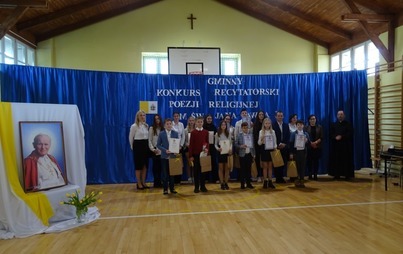 Zdjęcie do Gminny konkurs recytatorski poezji religijnej im. św. Jana Pawła II