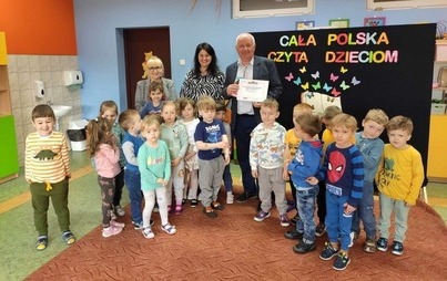 Zdjęcie do Cała Polska czyta dzieciom