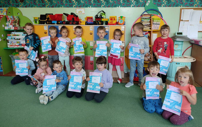 Zdjęcie do Podsumowanie projektu edukacyjnego &bdquo;Gramy zmysłami&rdquo; - PSP Łomno