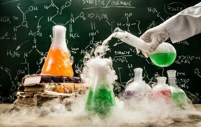 Zdjęcie do Nauka przez doświadczenie &ndash; lekcje chemii w PSP w Dąbrowie