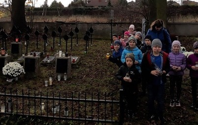 Zdjęcie do &quot;Szkoła pamięta 2022&quot;