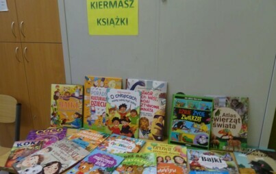 Zdjęcie do Kiermasz książek w bibliotece szkolnej