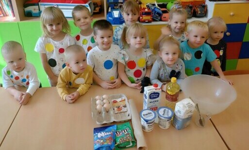 Zdjęcie do Międzynarodowy Dzień Kropki w Przedszkolu w Radkowicach