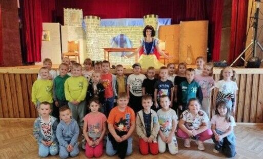 Zdjęcie do Chybickie  Pierwszaki w teatrze 