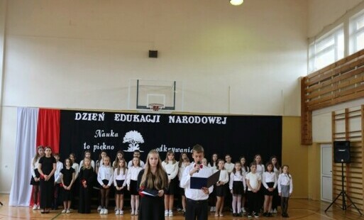 Zdjęcie do Dzień Edukacji Narodowej w Publicznej Szkole Podstawowej im. Feliksa Szczęsnego Karnickiego w Chybicach