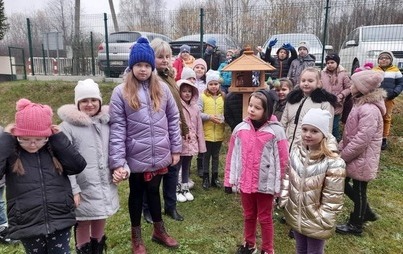 Zdjęcie do Dodajemy energii ptakom na zimę God&oacute;w