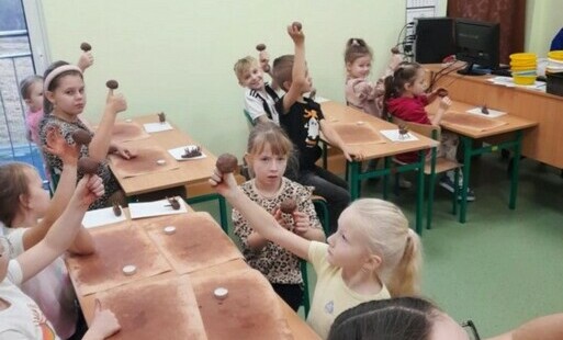 Zdjęcie do Warsztaty lepienia z gliny w PSP w Godowie