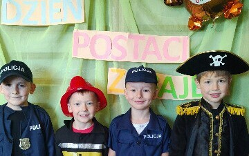 Zdjęcie do Dzień postaci z bajek w PSP w Łomnie
