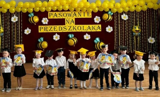 Zdjęcie do Pasowanie na przedszkolaka w PSP w Łomnie