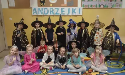 Zdjęcie do Andrzejkowe wr&oacute;żby w oddziale "0" w Godowie