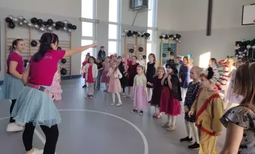 Zdjęcie do Zabawa karnawałowa