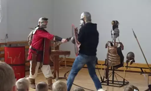 Zdjęcie do Występ grupy artystycznej "Rekonstrukto"