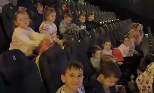 Zdjęcie do Wyjazd przedszkolak&oacute;w z Chybic do kina