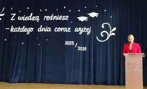 Zdjęcie do Z nowymi uczniami w nowy rok szkolny