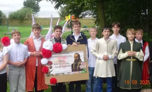Zdjęcie do Narodowe Czytanie w PSP w Radkowicach: Hołd dla Jana Kochanowskiego i jego uniwersalnej poezji