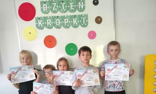 Zdjęcie do &bdquo;Kropkowy zawr&oacute;t głowy&rdquo; &ndash; tw&oacute;rcze zajęcia S&oacute;wek i świetlicy szkolnej 