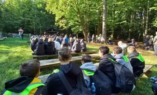 Zdjęcie do Wrześniowe spotkania dzieci i młodzieży na polanie Wykus