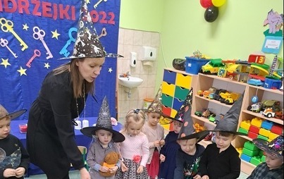 Zdjęcie do Wr&oacute;żby i zabawa andrzejkowa w grupie 0c