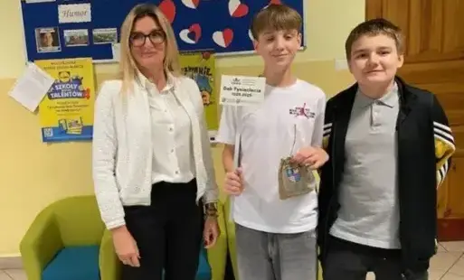Zdjęcie do &bdquo;Tysiąc dęb&oacute;w na tysiąclecie Państwa Polskiego&rdquo; &ndash; nasza szkoła włączyła się w Og&oacute;lnopolską akcję upamiętniającą koronację Bolesława Chrobrego