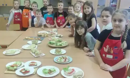 Zdjęcie do Dzień Zdrowego Śniadania w klasach I &ndash; III Publicznej Szkoły Podstawowej  w Chybicach