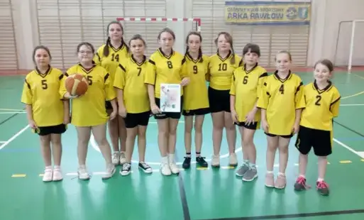 Zdjęcie do Młode koszykarki PSP God&oacute;w na podium!