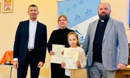 Zdjęcie do Gala finałowa 30 Diecezjalnego Konkursu Plastycznego Diecezji Kieleckiej - PSP Łomno