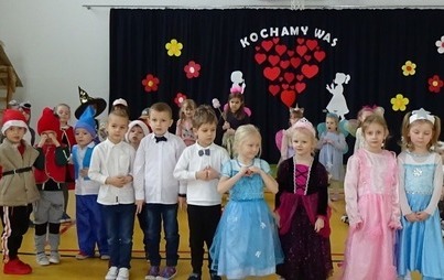 Zdjęcie do Dzień Babci i Dziadka w przedszkolu w Godowie