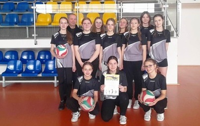 Zdjęcie do Siatkarki PSP w Chybicach mistrzyniami gminy Pawł&oacute;w!  