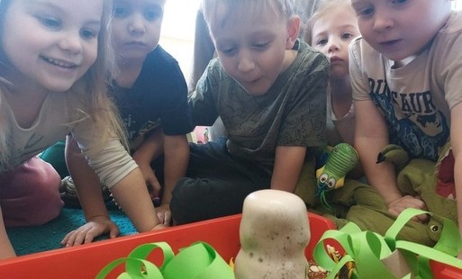 Zdjęcie do Dzień Dinozaura w przedszkolu w Chybicach